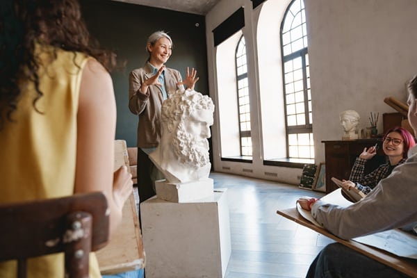 The 7 Jobs Seniors Can Do And Still Have Time To Enjoy Retirement
